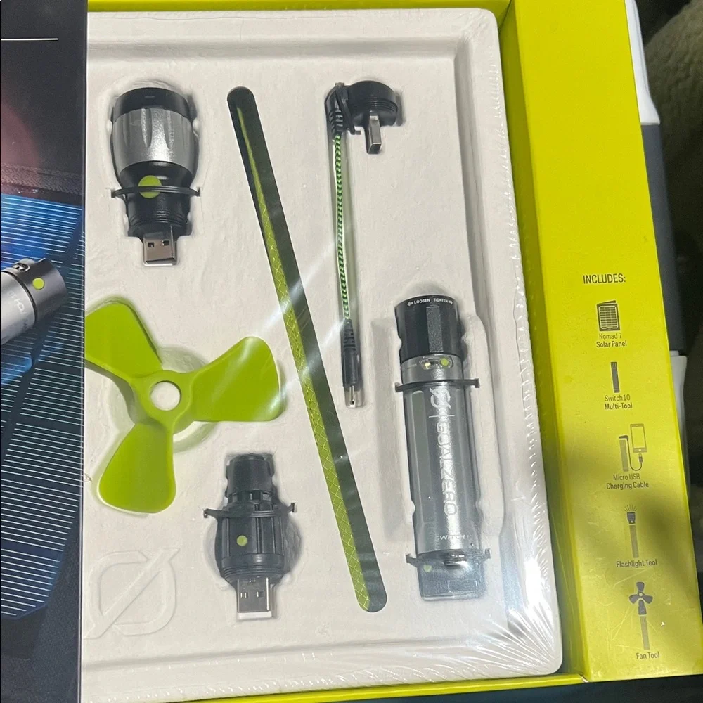 Solar Phone Charger‎ - Black and Yellow